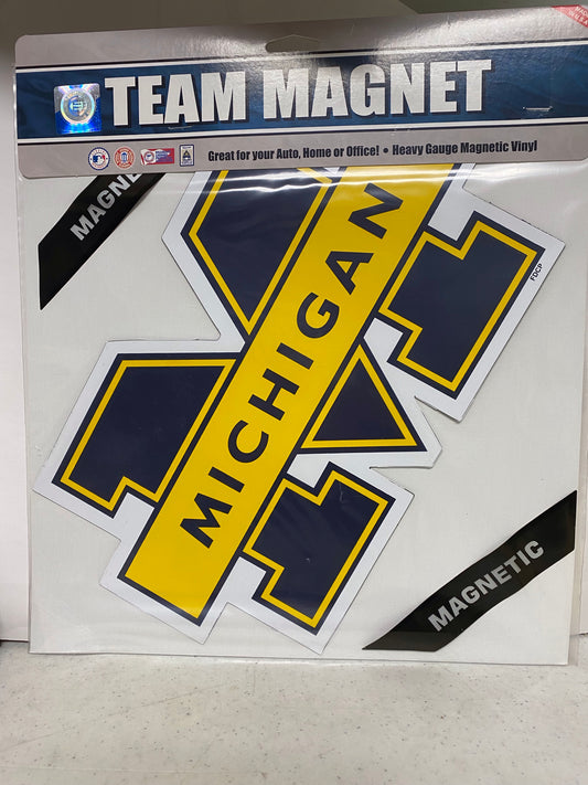 MICHIGAN WOLVERINES CAR MAGNET